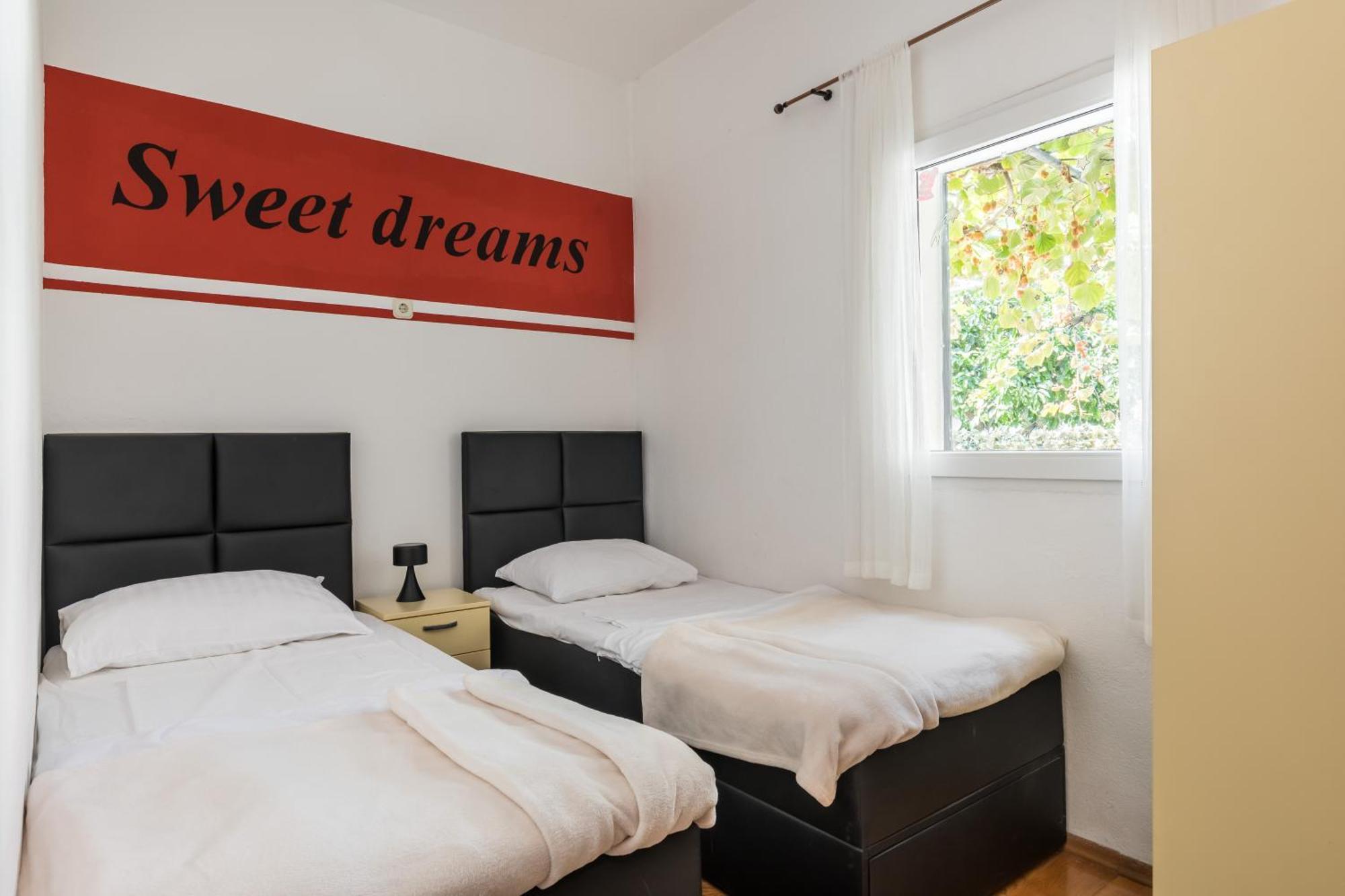 Sweet Dreams Apartment Sutivan Luaran gambar
